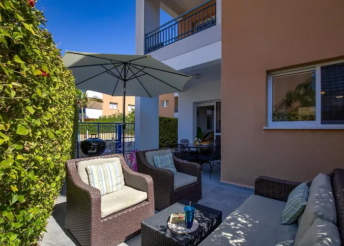 아파트 Iris Bloom 파포스