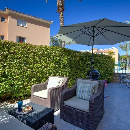 Iris Bloom Apartament Paphos