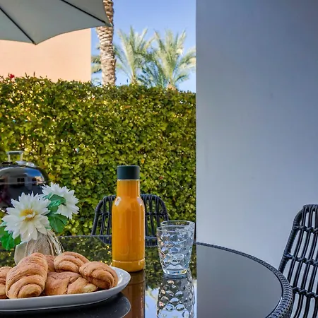 Iris Bloom Apartament *