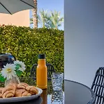 Iris Bloom Апартаменты *