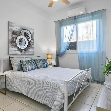 Iris Bloom Apartment Paphos